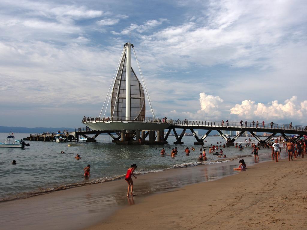 เอมเปราดอร์ บายาร์ตา บีชฟรอนต์ โฮเต็ล แอนด์ สวีท Hotel ปูแอร์โตบาญาร์ตา ภายนอก รูปภาพ